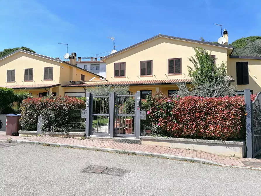 Immagine 3 di Casa semindipendente in vendita  in Via Martio Bulgarelli 9/B a Marsciano