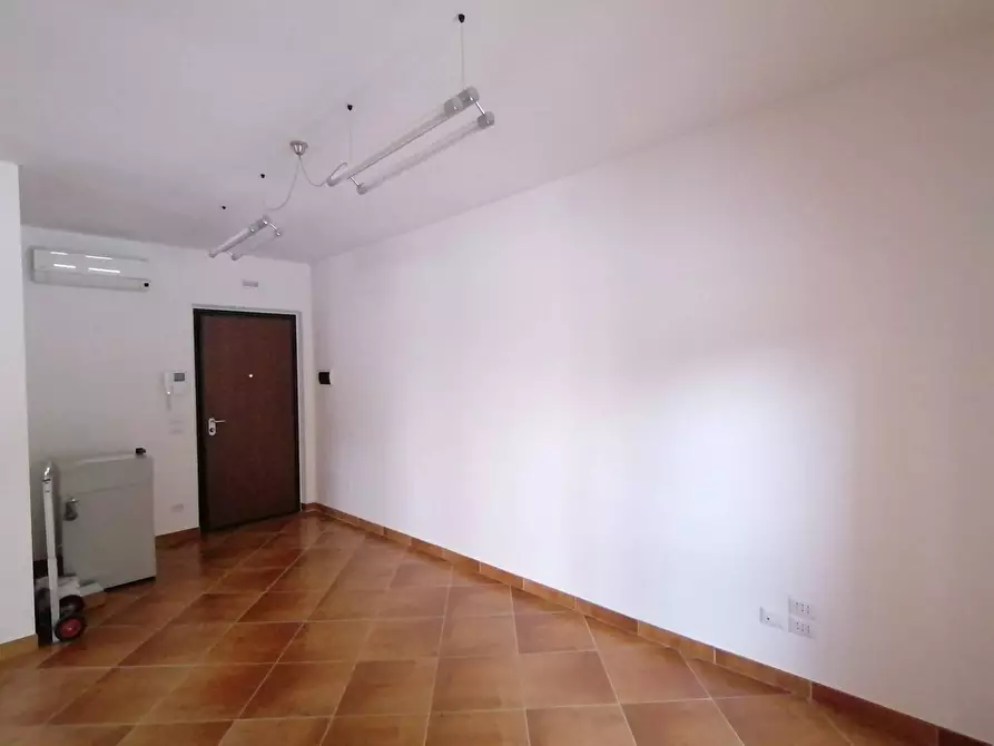 Immagine 6 di Ufficio in vendita  a Marsciano
