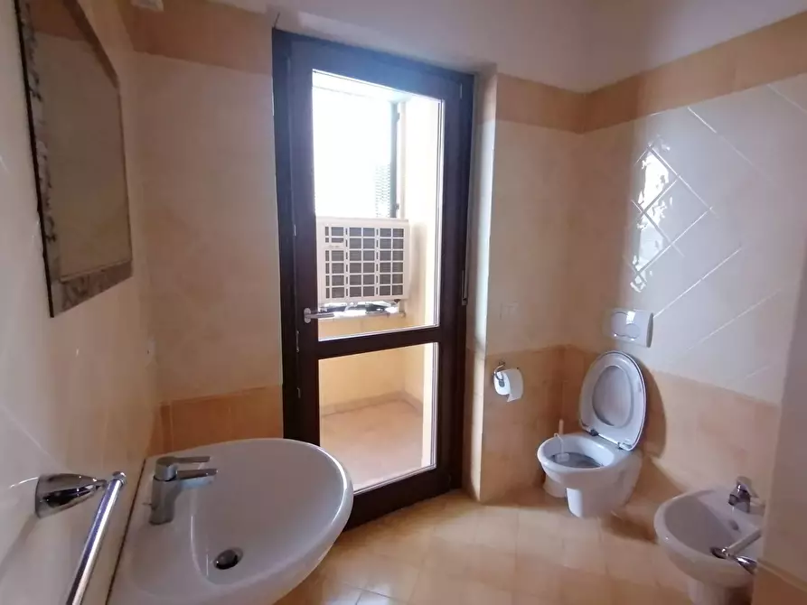 Immagine 9 di Ufficio in vendita  a Marsciano