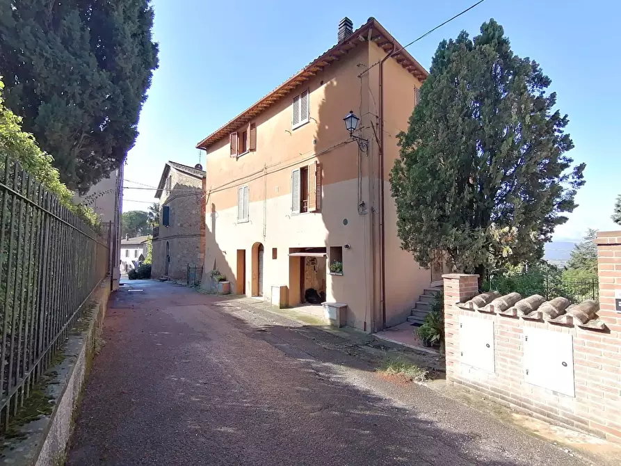 Immagine 1 di Casa semindipendente in vendita  in Viale della Repubblica 5 a Marsciano