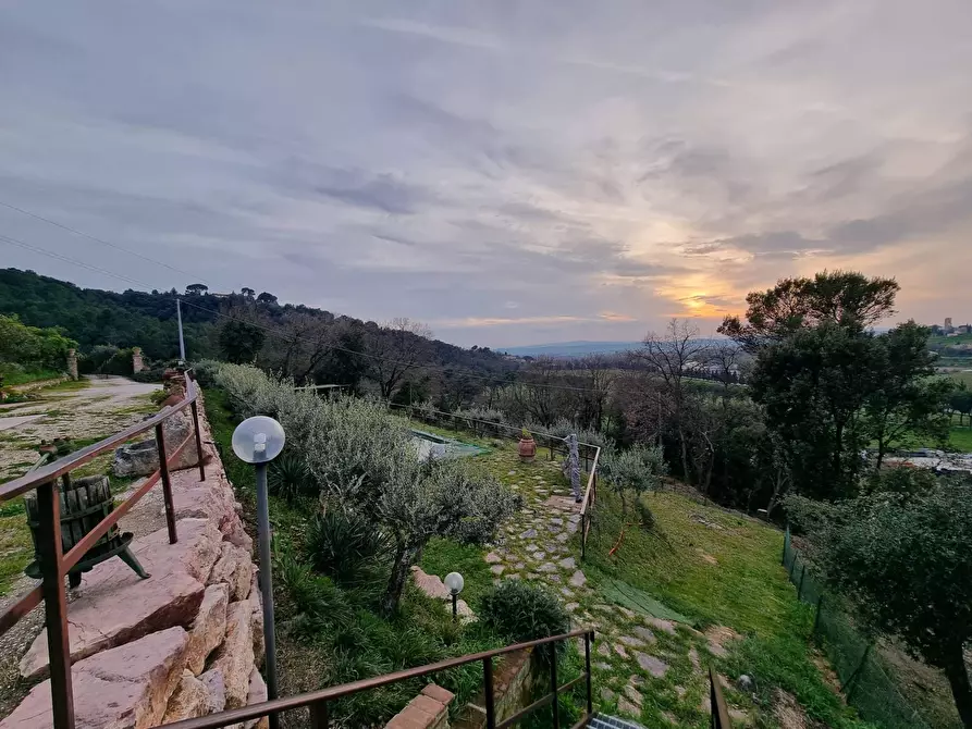 Immagine 13 di Villa in vendita  a Torgiano