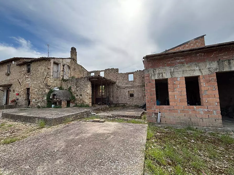 Immagine 1 di Rustico / casale in vendita  a Marsciano