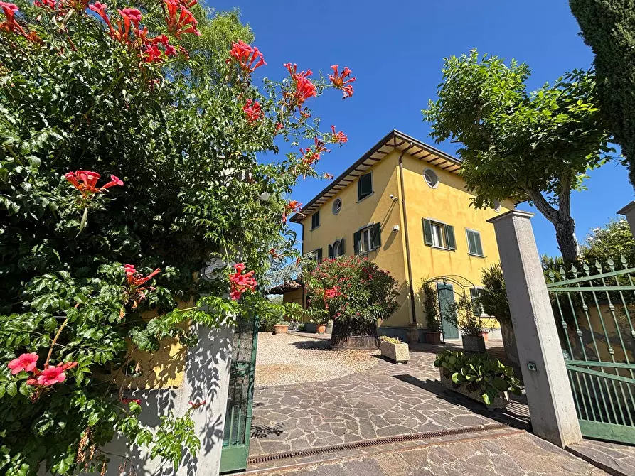Immagine 2 di Villa in vendita  a Marsciano