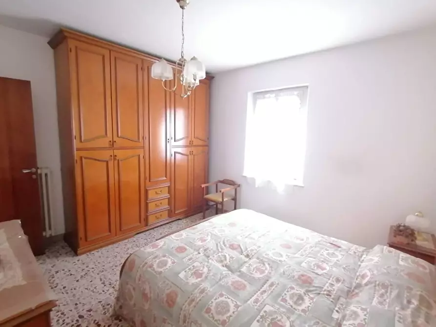 Immagine 11 di Casa semindipendente in vendita  in Viale Gaetano Salvemini 9 a Marsciano