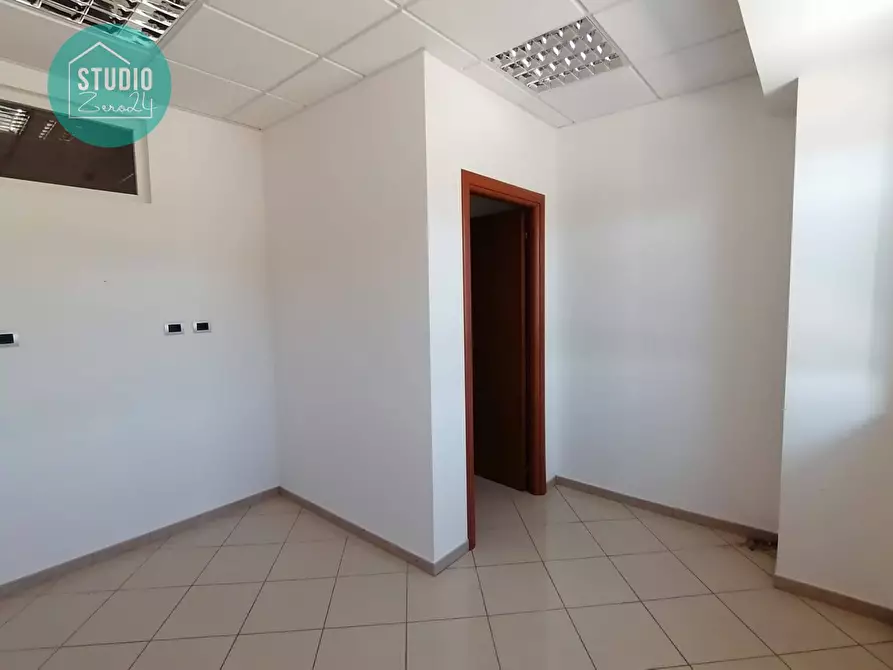 Immagine 14 di Ufficio in affitto  in via dell'osteria 91 a Collazzone
