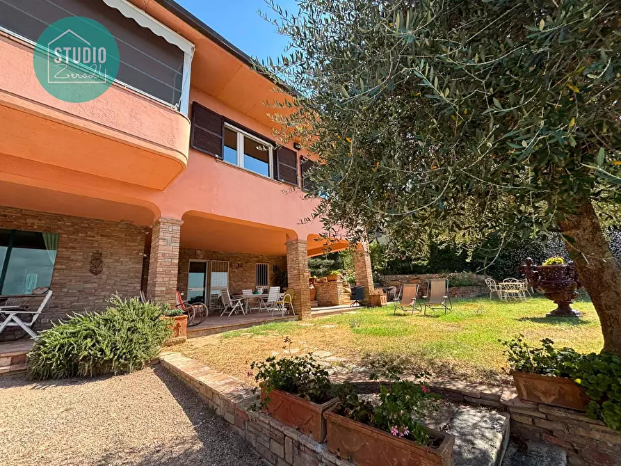 Immagine 22 di Villa in vendita  a Marsciano