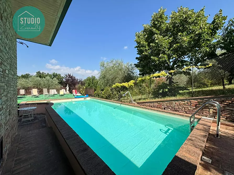 Immagine 3 di Villa in vendita  a Marsciano