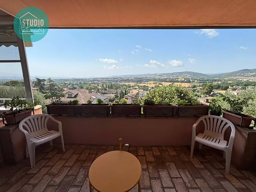 Immagine 50 di Villa in vendita  a Marsciano