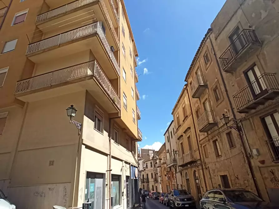 Immagine 1 di Appartamento in vendita  in VIA ROMA 135 a Enna