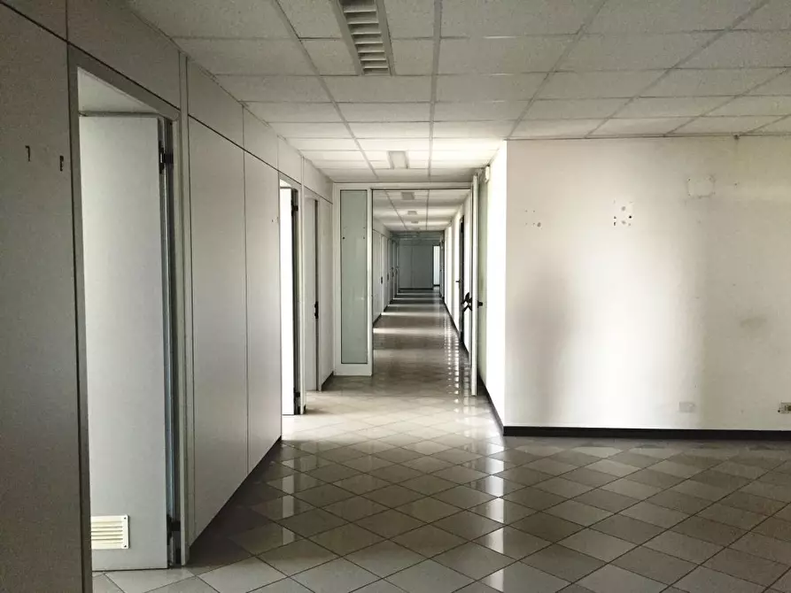 Immagine 2 di Ufficio in affitto  in Via Colombo a Piacenza