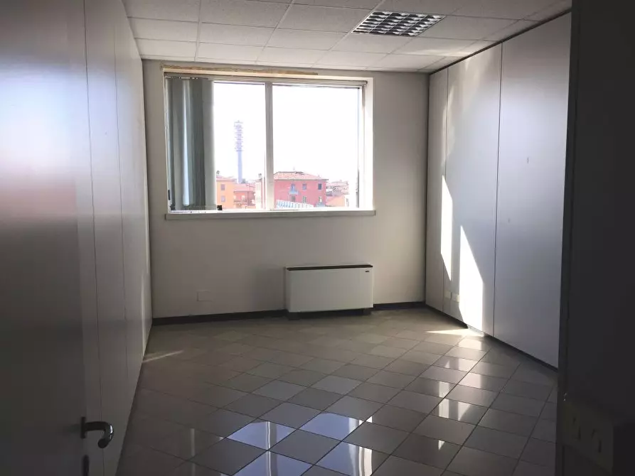 Immagine 4 di Ufficio in affitto  in Via Colombo a Piacenza
