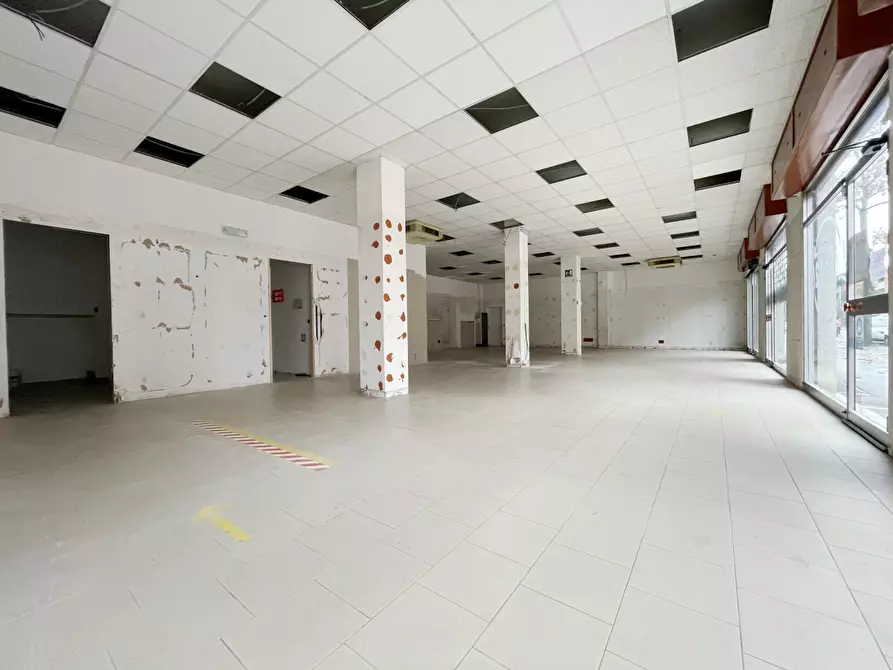 Immagine 4 di Negozio in affitto  in Via Leonardo Da Vinci a Piacenza