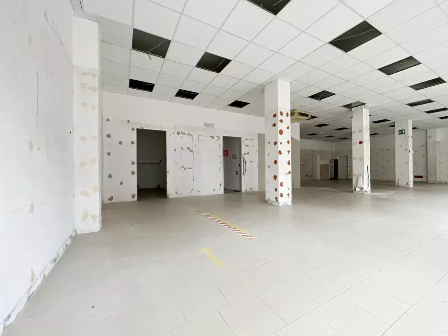 Immagine 6 di Negozio in affitto  in Via Leonardo Da Vinci a Piacenza
