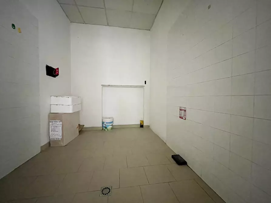 Immagine 9 di Negozio in affitto  in Via Leonardo Da Vinci a Piacenza
