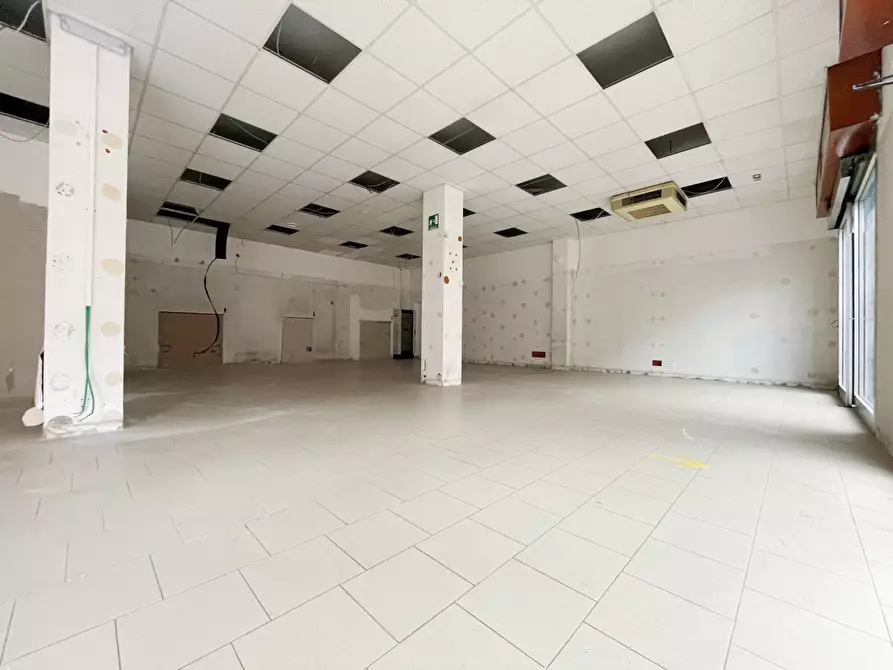 Immagine 12 di Negozio in affitto  in Via Leonardo Da Vinci a Piacenza
