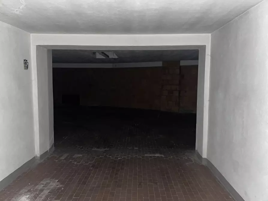 Immagine 2 di Box auto in affitto  in Via Teresiane a Piacenza