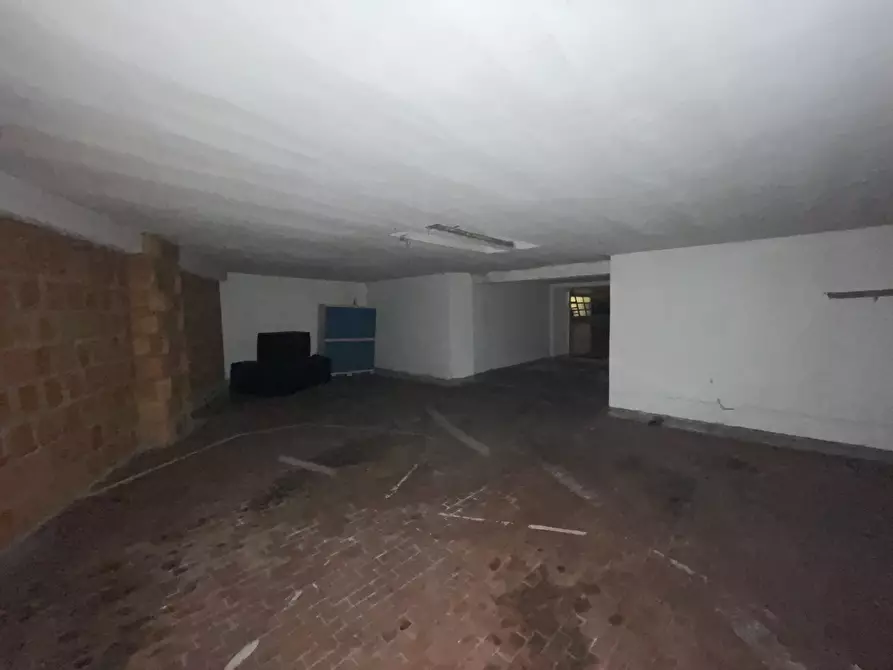 Immagine 1 di Box auto in affitto  in Via Teresiane a Piacenza