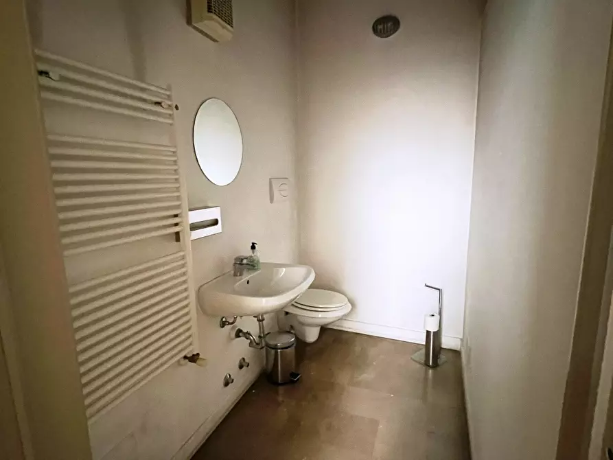 Immagine 16 di Ufficio in affitto  in Via Sant'Antonino a Piacenza