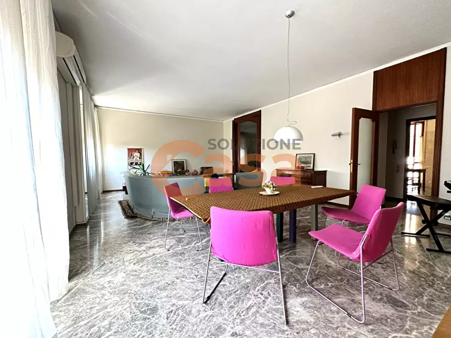 Immagine 5 di Appartamento in vendita  in Stradone Farnese a Piacenza