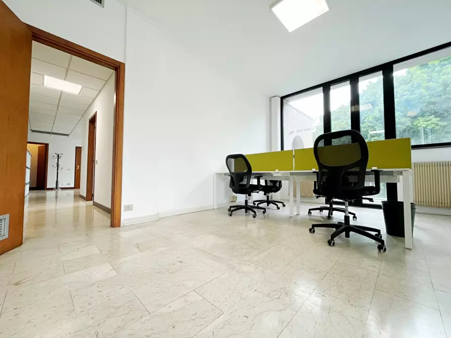 Immagine 12 di Ufficio in vendita  in Via Colombo a Piacenza