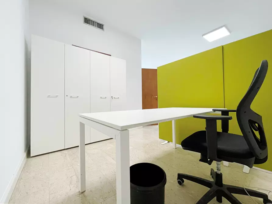 Immagine 15 di Ufficio in vendita  in Via Colombo a Piacenza