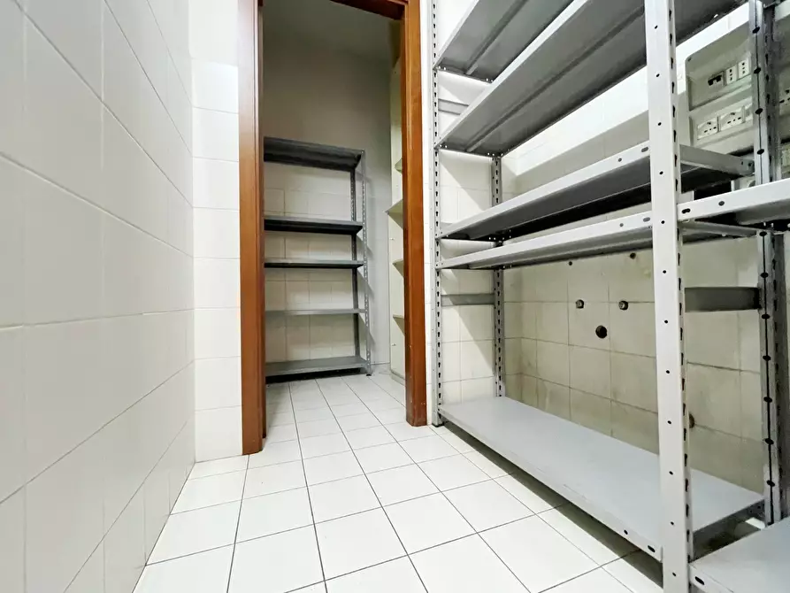 Immagine 16 di Ufficio in vendita  in Via Colombo a Piacenza