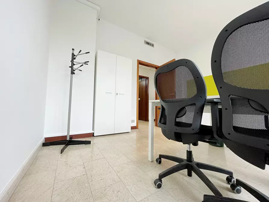 Immagine 9 di Ufficio in vendita  in Via Colombo a Piacenza