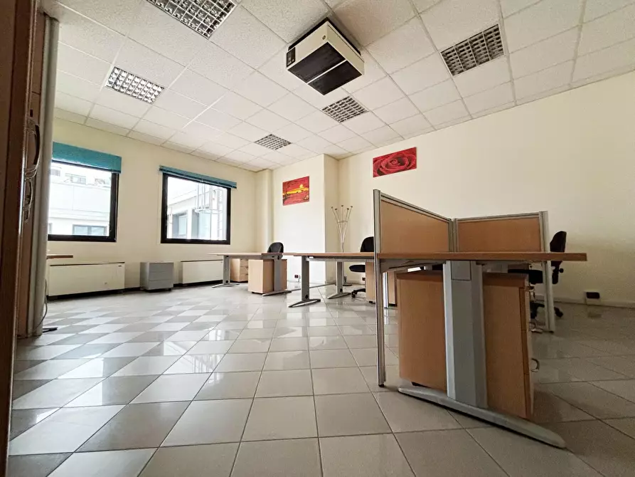 Immagine 4 di Ufficio in affitto  in Via Colombo a Piacenza