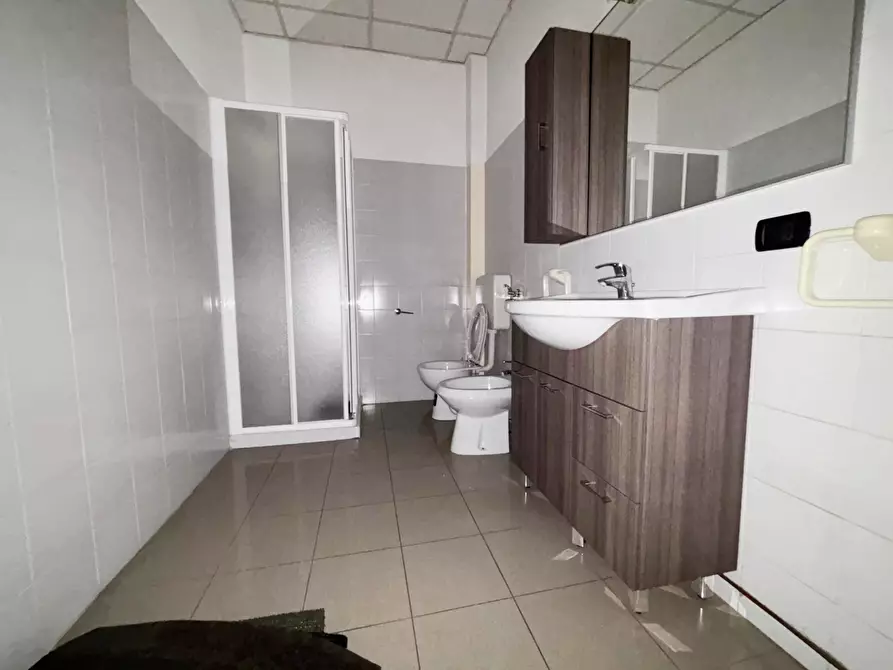 Immagine 7 di Ufficio in affitto  in Via Colombo a Piacenza