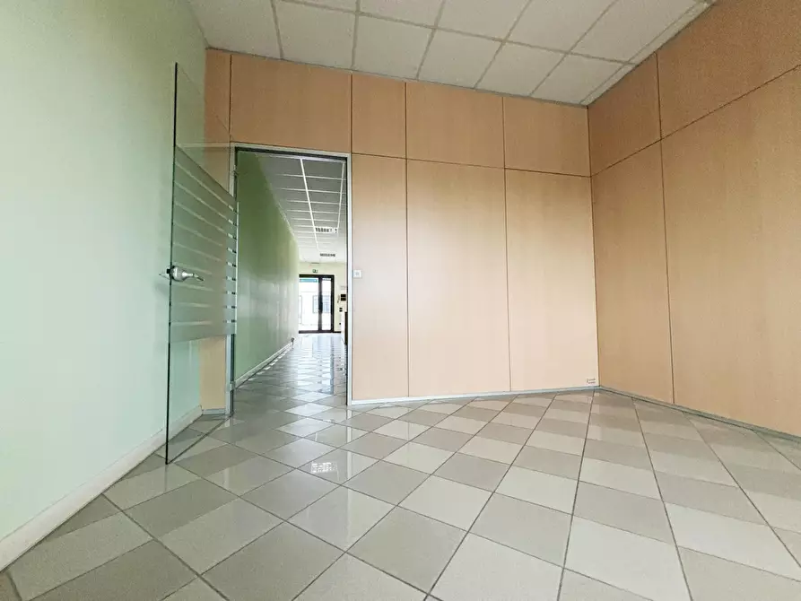 Immagine 8 di Ufficio in affitto  in Via Colombo a Piacenza