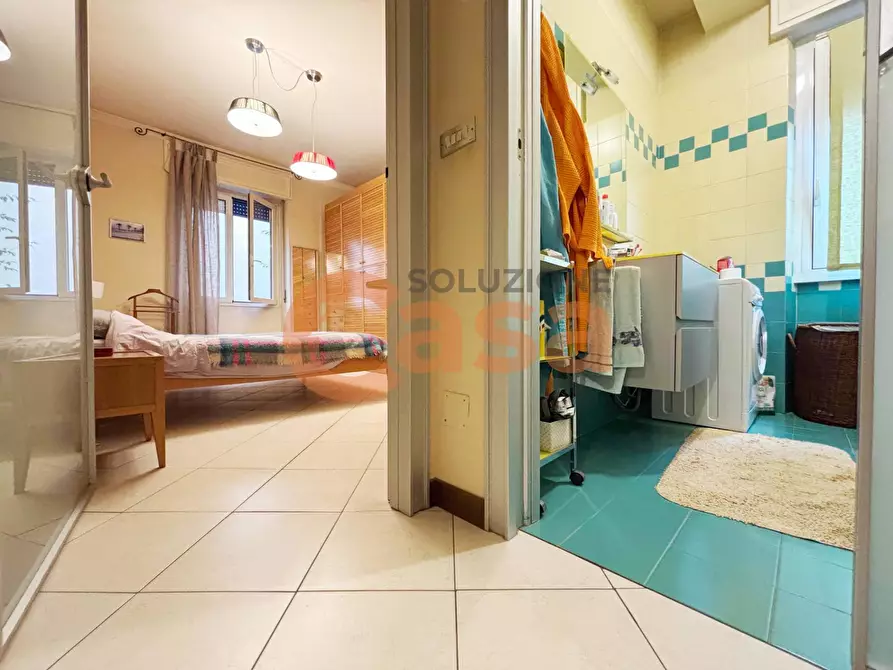 Immagine 12 di Appartamento in vendita  in Viale Gran Sasso a Milano