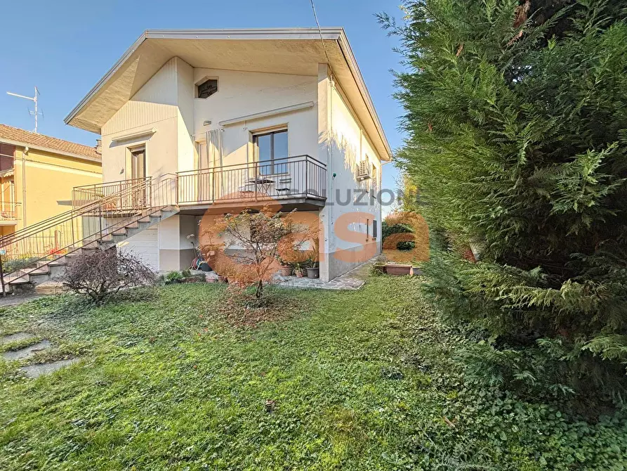 Immagine 2 di Villa in vendita  in Via Ansaldi a Piacenza