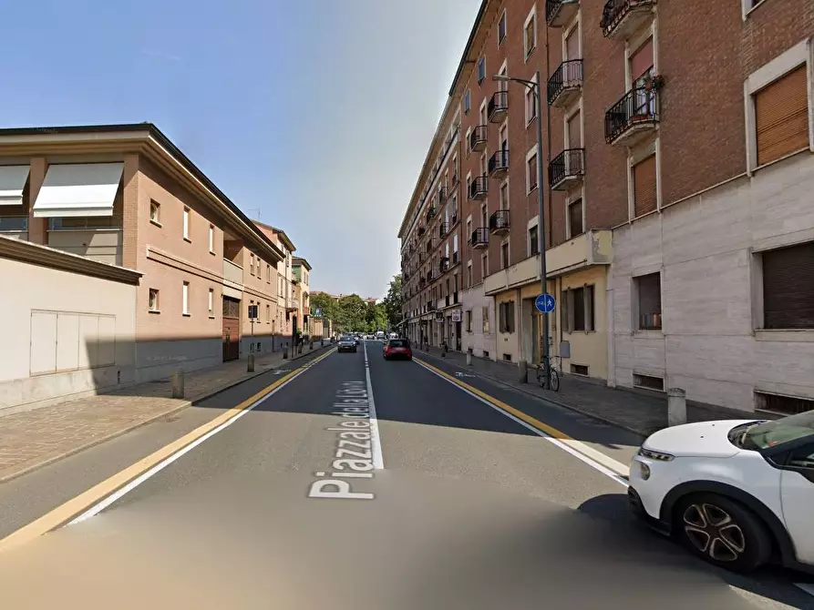 Immagine 2 di Box auto in vendita  in Via delle Teresiane a Piacenza