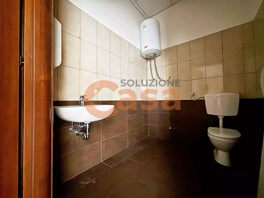 Immagine 15 di Negozio in affitto  in Via Manfredi a Piacenza