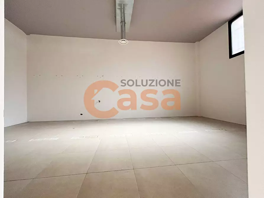 Immagine 6 di Negozio in affitto  in Via Manfredi a Piacenza