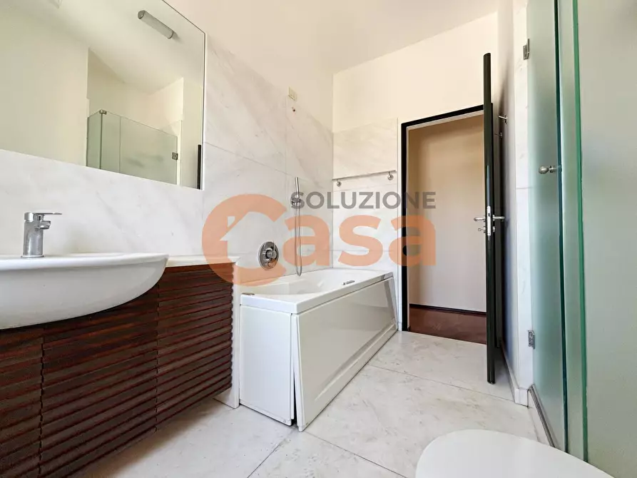 Immagine 20 di Attico in vendita  in Via Genova a Piacenza