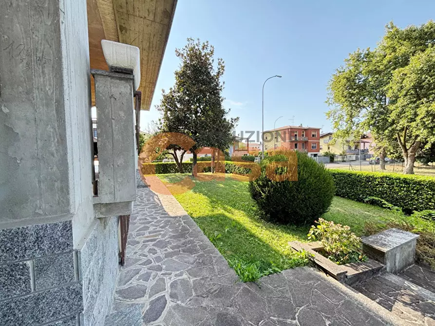 Immagine 11 di Villa in vendita  in Via Franceschini a Piacenza