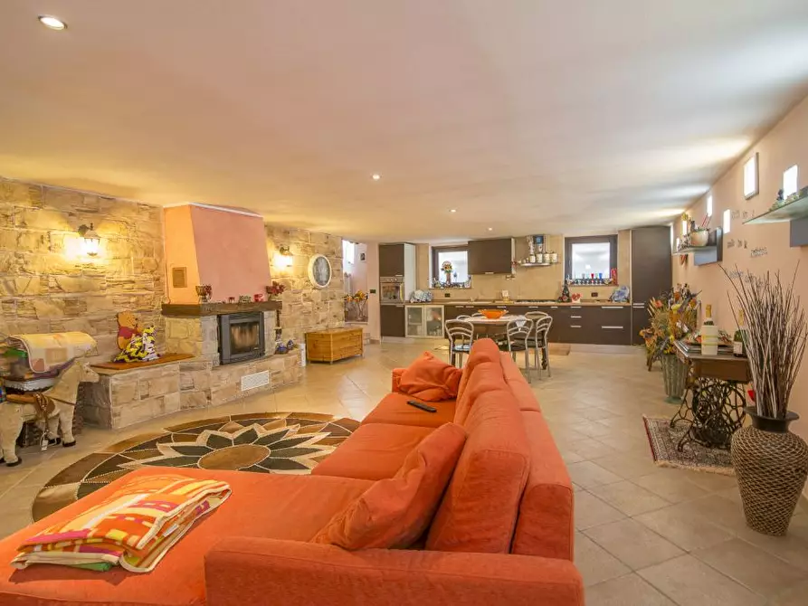 Immagine 2 di Villa in vendita  in Via Rossini a Podenzano