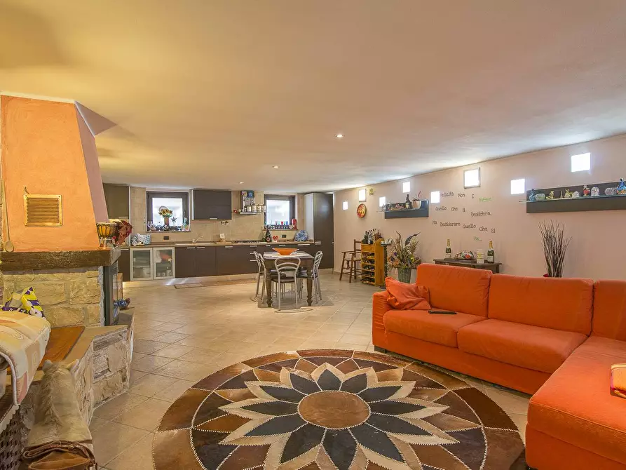 Immagine 27 di Villa in vendita  in Via Rossini a Podenzano