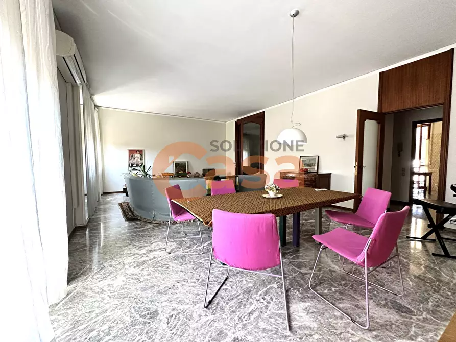 Immagine 19 di Appartamento in vendita  in Stradone Farnese a Piacenza