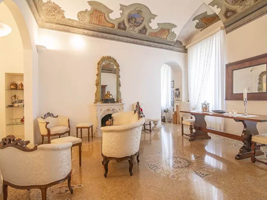 Immagine 3 di Appartamento in vendita  in PIAZZA BORGO a Piacenza