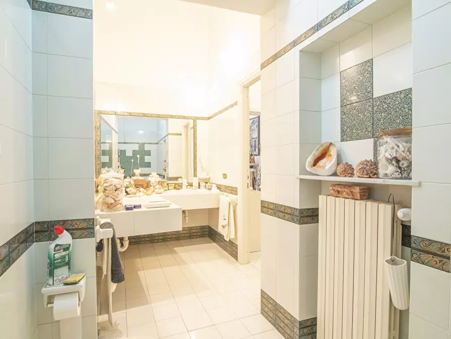 Immagine 7 di Appartamento in vendita  in PIAZZA BORGO a Piacenza