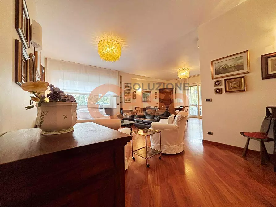 Immagine 3 di Appartamento in vendita  in Pubblico Passeggio a Piacenza