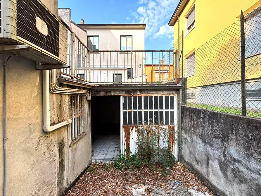 Immagine 15 di Magazzino in vendita  in Via Monte Penice a Piacenza