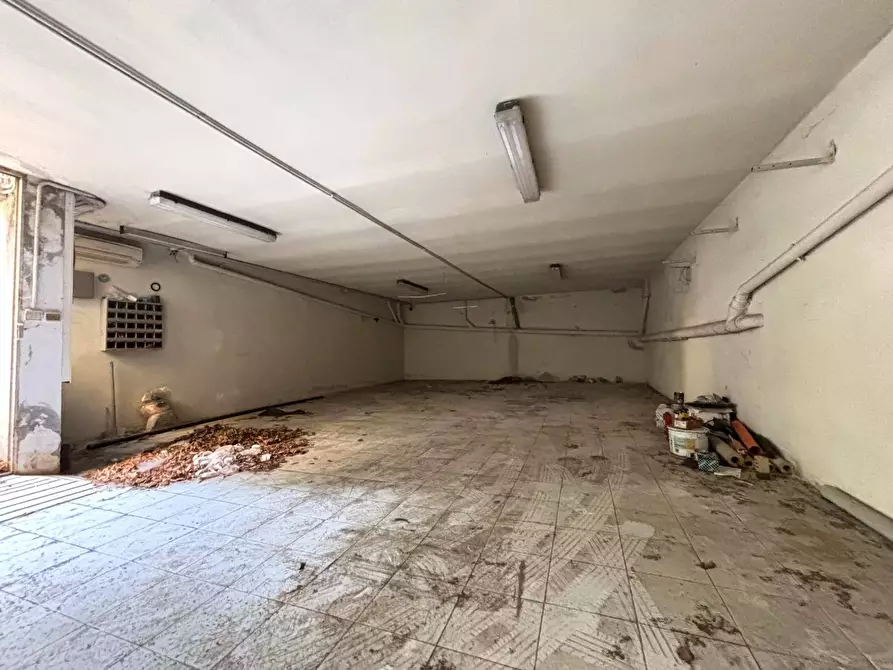 Immagine 19 di Magazzino in vendita  in Via Monte Penice a Piacenza