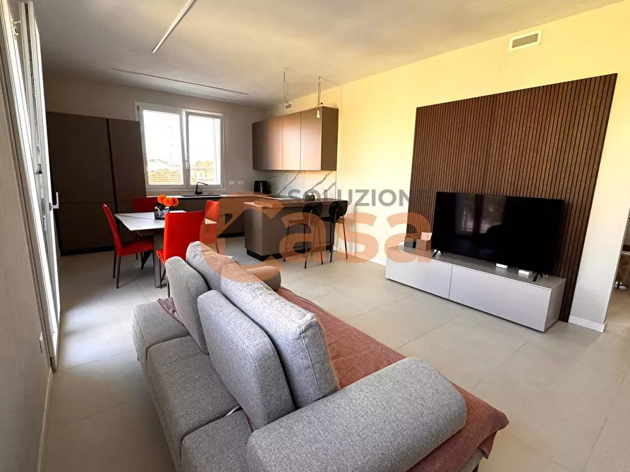 Immagine 1 di Appartamento in vendita  in via IV novembre a Agazzano