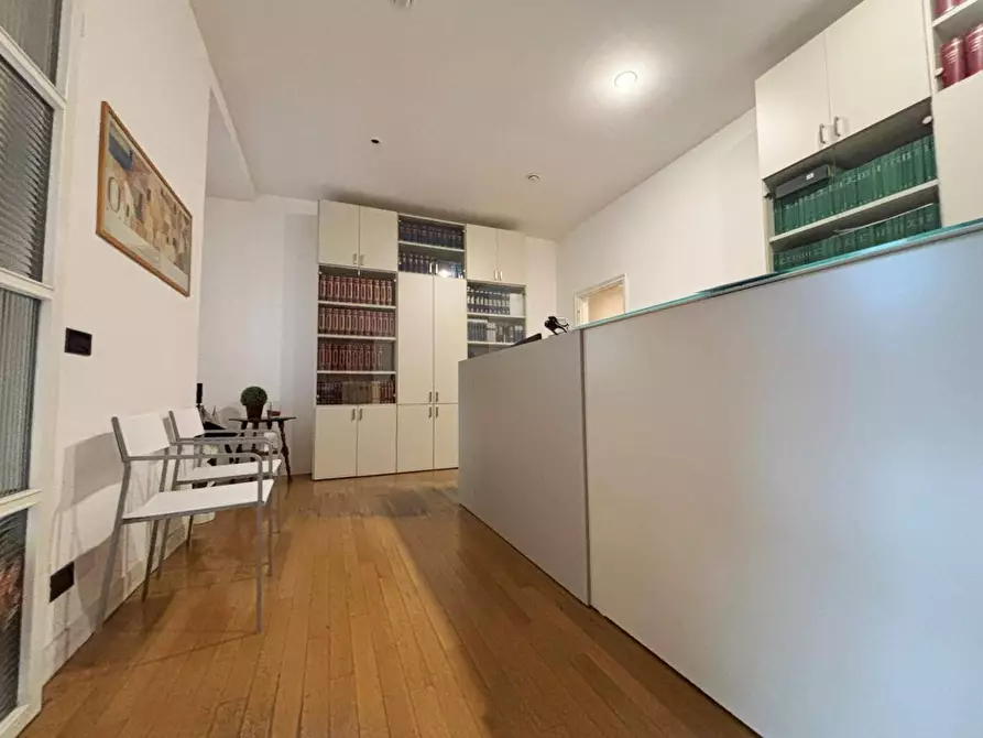 Immagine 2 di Ufficio in affitto  in Via Roma a Piacenza