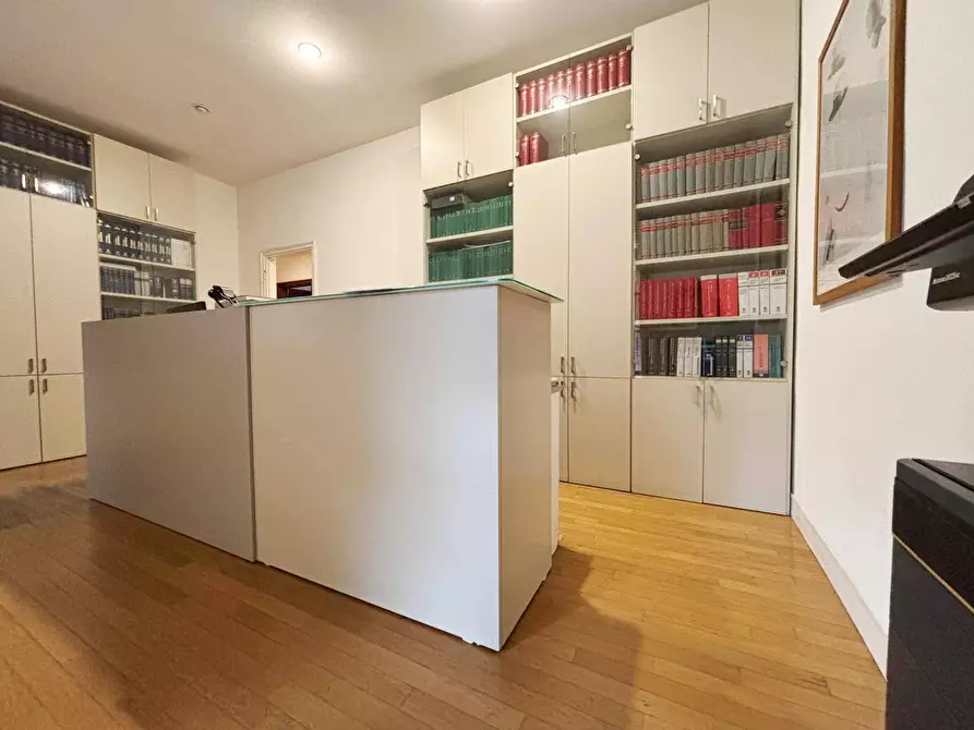 Immagine 3 di Ufficio in affitto  in Via Roma a Piacenza