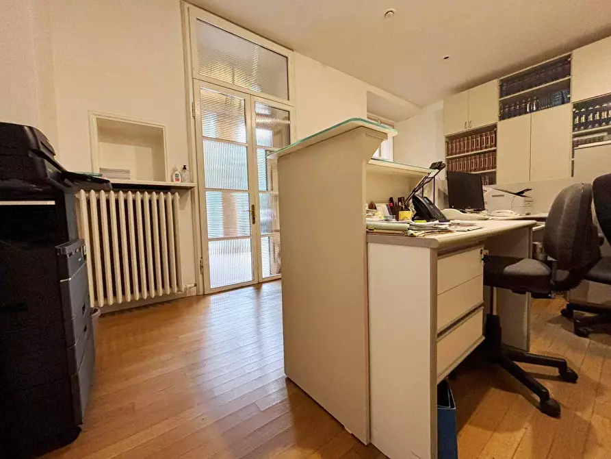 Immagine 4 di Ufficio in affitto  in Via Roma a Piacenza