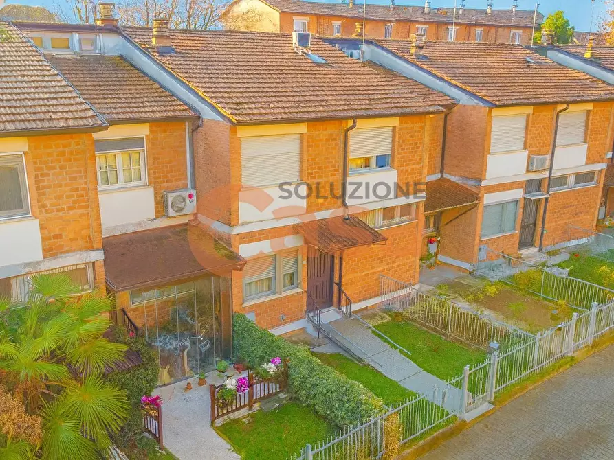 Immagine 1 di Villa in vendita  in Via Grandi a Piacenza